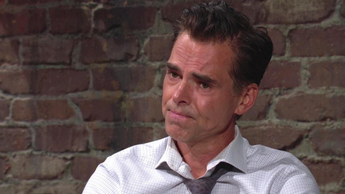 Billy (Jason Thompson) s'inquiète des conséquences d'une rupture sur Chelsea. Les Feux de l'Amour, épisode 12945 (28 août 2024, CBS)