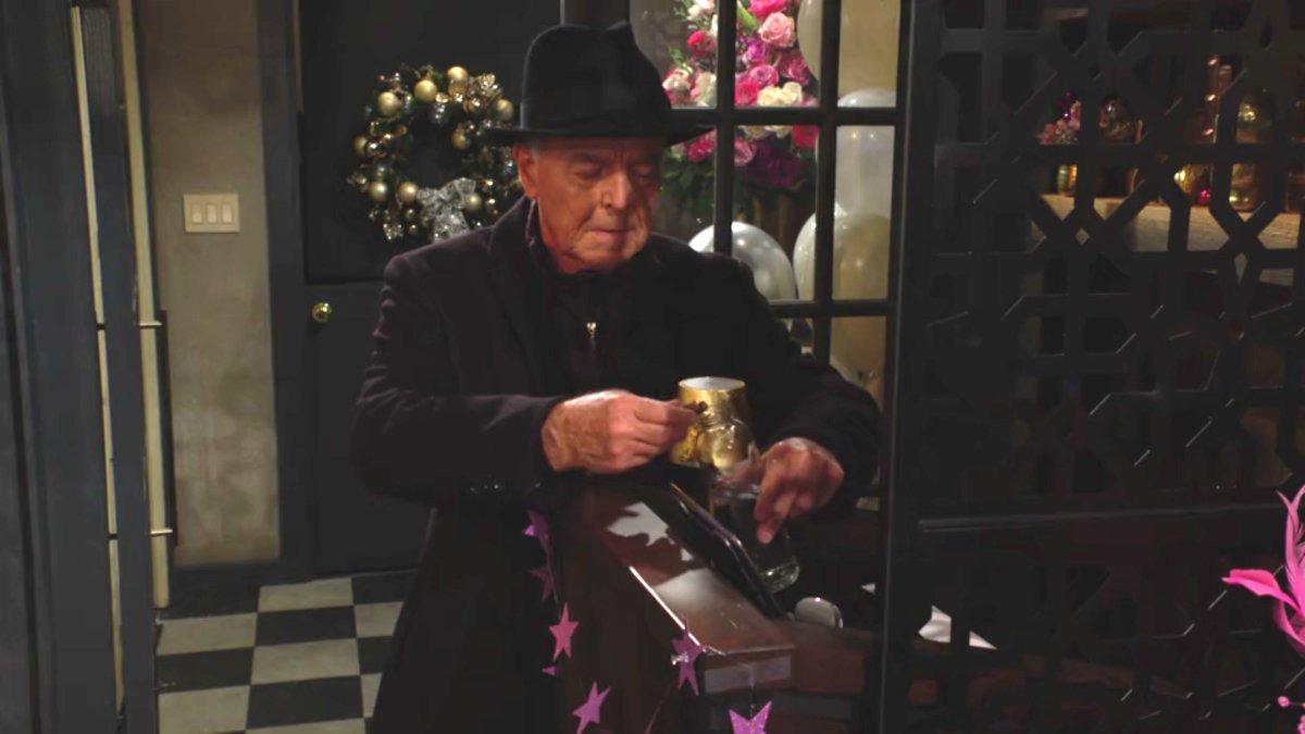Pour le Réveillon, Ian (Ray Wise) prépare une surprise de son cru... Les Feux de l'Amour, épisode 13030 (30 décembre 2024, CBS)