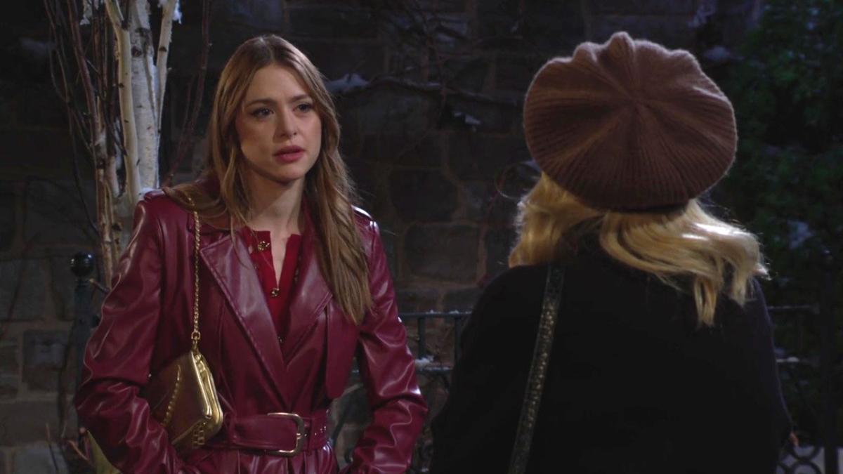 Claire (Hayley Erin) ne s'attendait pas à se retrouver face à Jordan (Colleen Zenk). Les Feux de l'Amour, épisode 13040 (15 janvier 2025, CBS)
