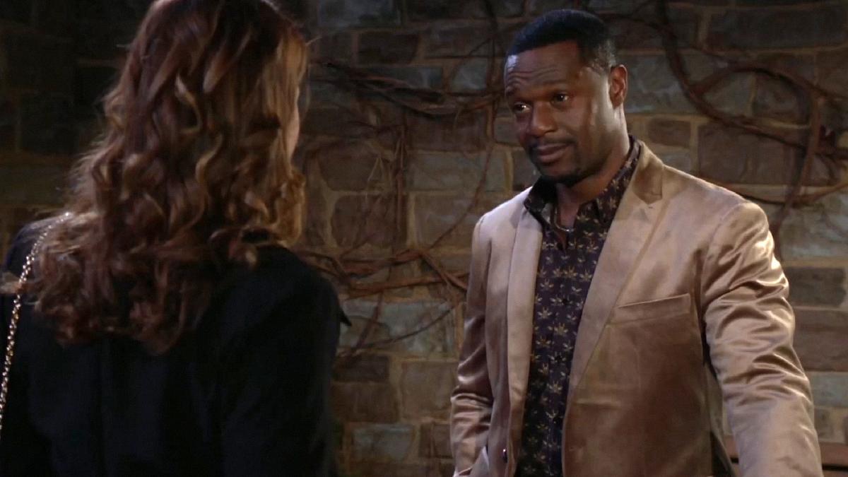 Damian (Jermaine Rivers) accepte de répondre aux questions de Lily. Les Feux de l'Amour, épisode 13101 (15 avril 2025, CBS)