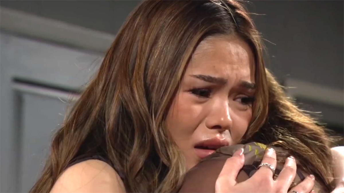 Luna (Lisa Yamada) se raccroche à ce qu'elle peut. Amour, Gloire et Beauté/Top Models, épisode 9536 (30 mai 2025, CBS)