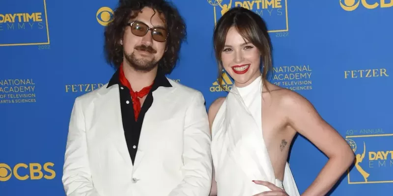 Cait Fairbanks (Tessa des Feux de l'Amour) se fiance