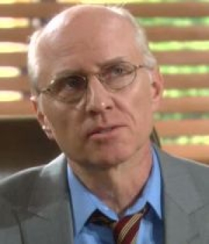 Dr Hill, personnage dans Les Feux de l'Amour