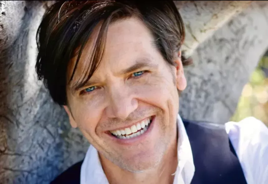 Michael Damian de retour dans les "Feux de l'Amour" pour un séjour prolongé
