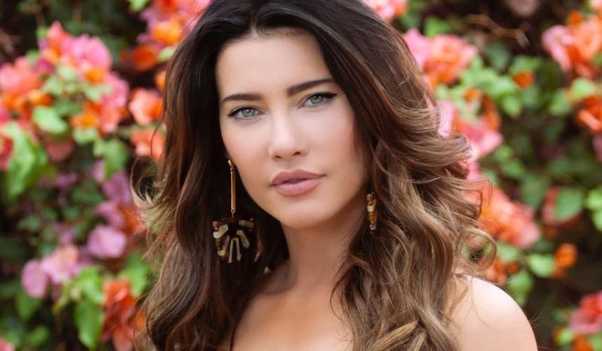 Jacqueline MacInnes Wood (Steffy dans "Amour, Gloire et Beauté") annonce sa cinquième grossesse
