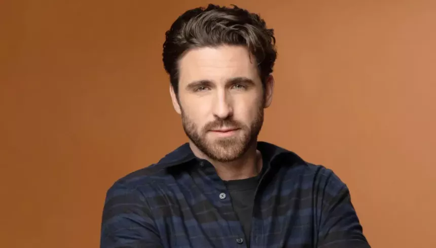 Conner Floyd quitte les Feux de l'Amour et devient Chad DiMera dans Des Jours et Des Vies