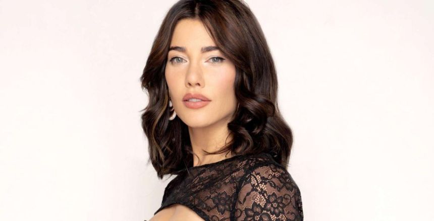 Jacqueline MacInnes Wood de retour dans Amour, Gloire et Beauté : Steffy Forrester reprend sa place