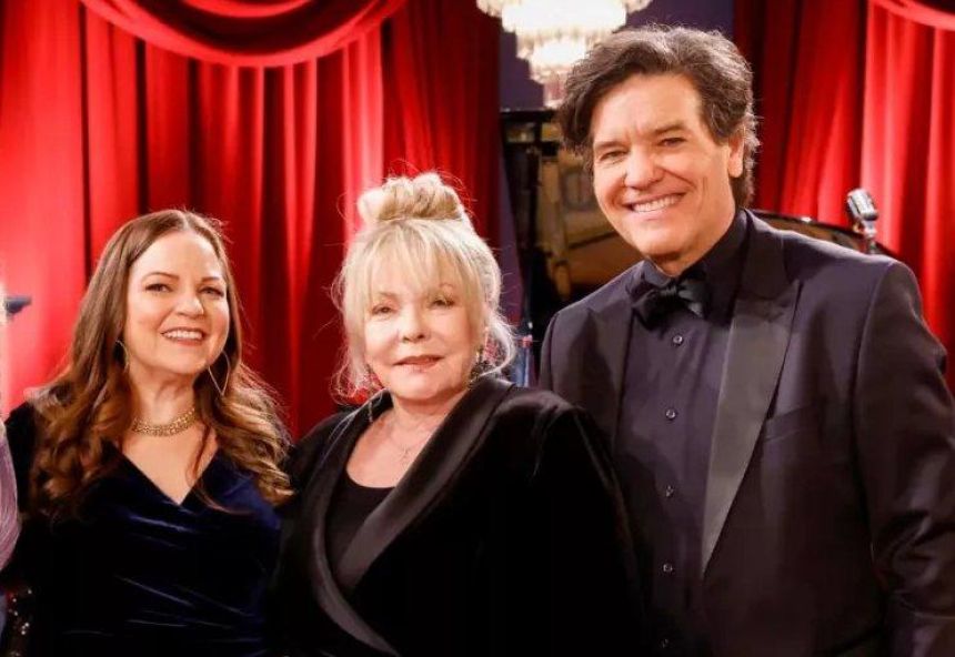 Les Feux de l’amour : Tricia Cast (Nina) et Patty Weaver (Gina) de retour pour le mariage de Danny et Christine