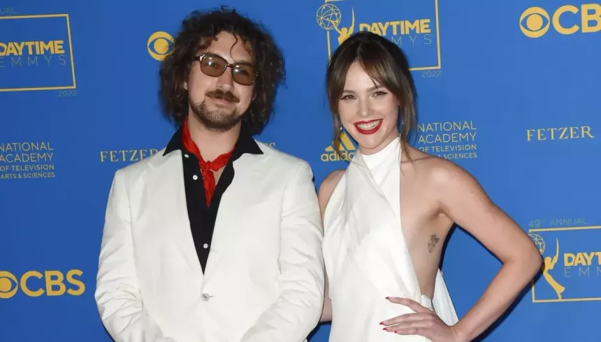 Cait Fairbanks (Tessa des Feux de l'Amour) se fiance