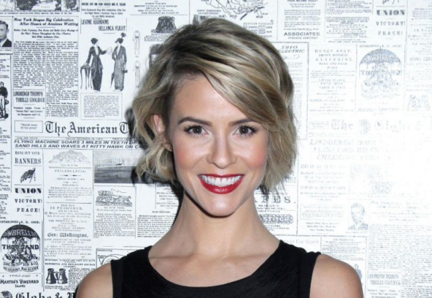 Linsey Godfrey (Caroline) de retour dans Amour, Gloire et Beauté - Top Models !