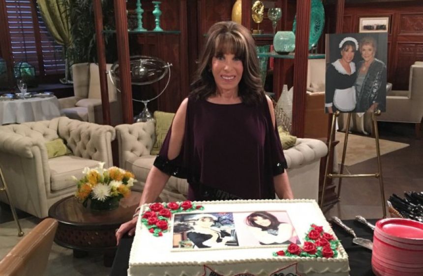 Kate Linder (Esther) fête ses 35 ans dans les Feux de l'Amour