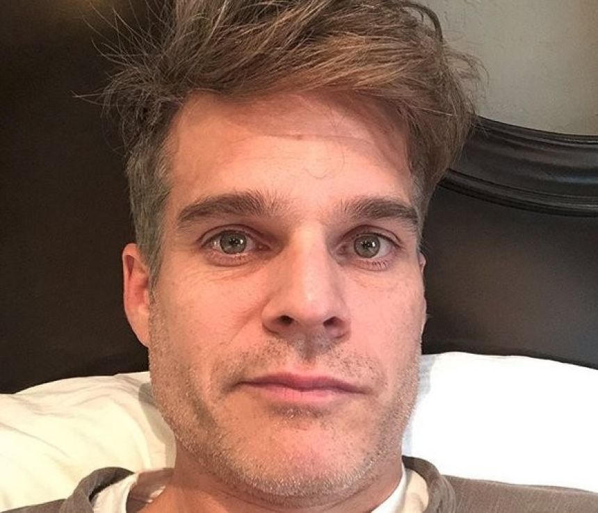 Greg Rikaart (Kevin Fisher des Feux de l'Amour) malade et à l'isolement
