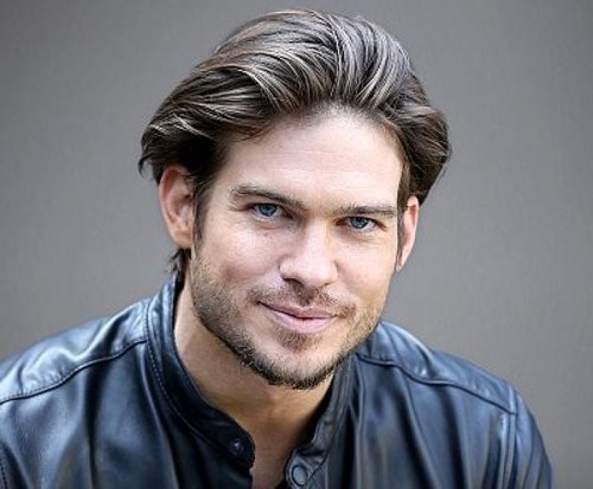 Tyler Johnson (Theo Vanderway) annonce qu'il quitte les Feux de l'Amour