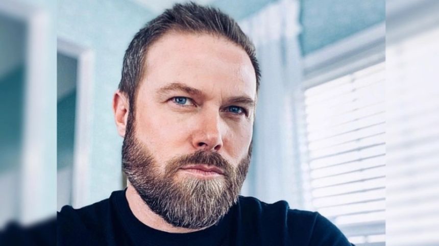 Jacob Young (ex-Rick Forrester dans Amour, Gloire et Beauté / Top Models) chez les zombies !