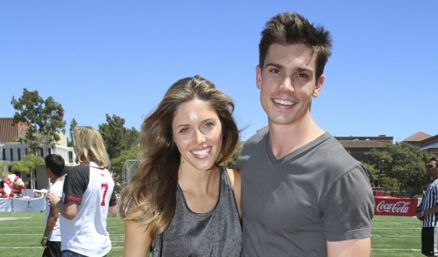 Tanner Novlan (Finn) et Kayla Ewell (ex-Caitlin) de Amour, Gloire et Beauté – Top Models sont parents pour la 2ème fois