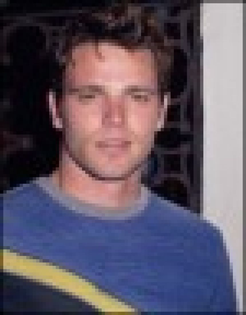 Chris Engen devient le fils de Victor