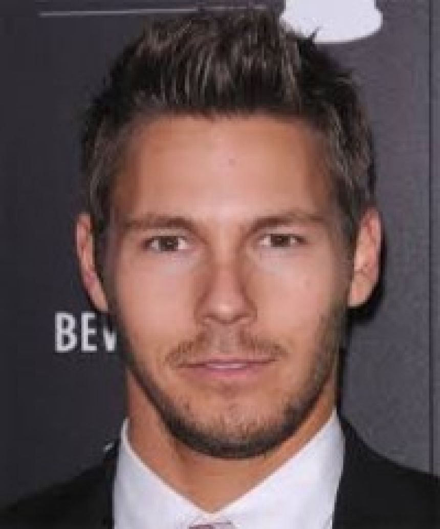 Scott Clifton prolonge.