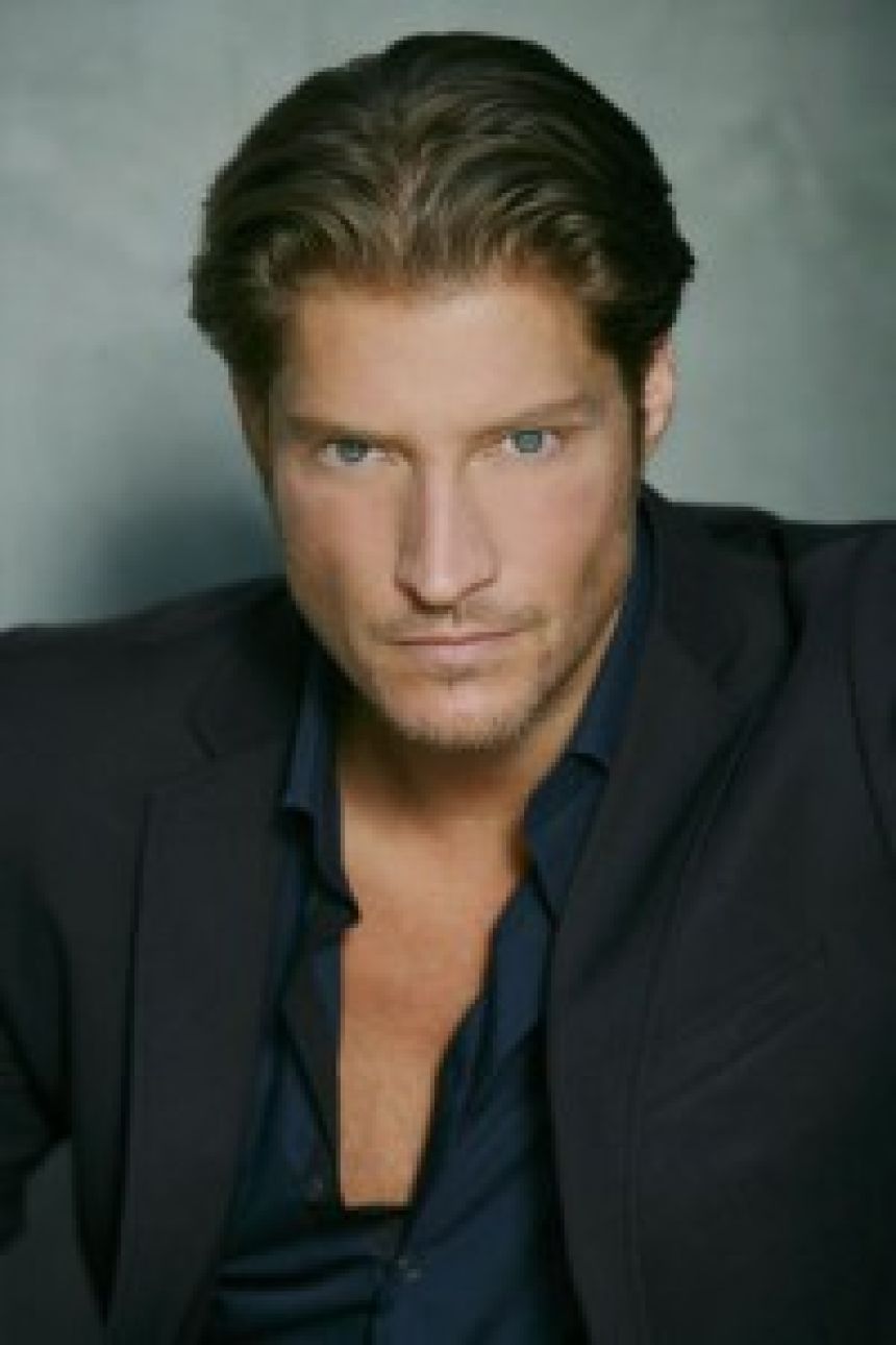 Sean Kanan dehors