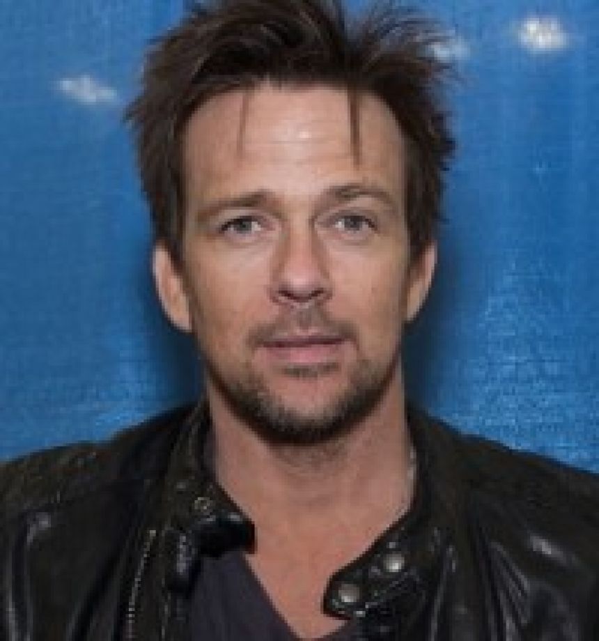  Sean Patrick Flanery et Charlotte Rampling dans DEXTER
