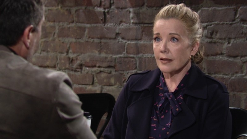 Nikki (Melody Thomas Scott) discute des actions d'Adam avec Nick. Les Feux de l'Amour,
épisode 12341 (14 avril 2022,
CBS)