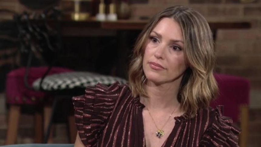 Chloe (Elizabeth Hendrickson) est à bout. Les Feux de l'Amour,
                     épisode 9133 (13 janvier 2025,
TF1)