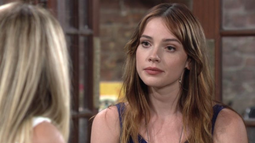 Tessa (Cait Fairbanks) a peur pour son avenir. Les Feux de l'Amour,
épisode 9165 (26 février 2025,
TF1)