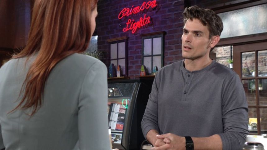 Adam (Mark Grossman) est surpris par l'attitude de Sally. Les Feux de l'Amour,
épisode 12428 (16 août 2022,
CBS)