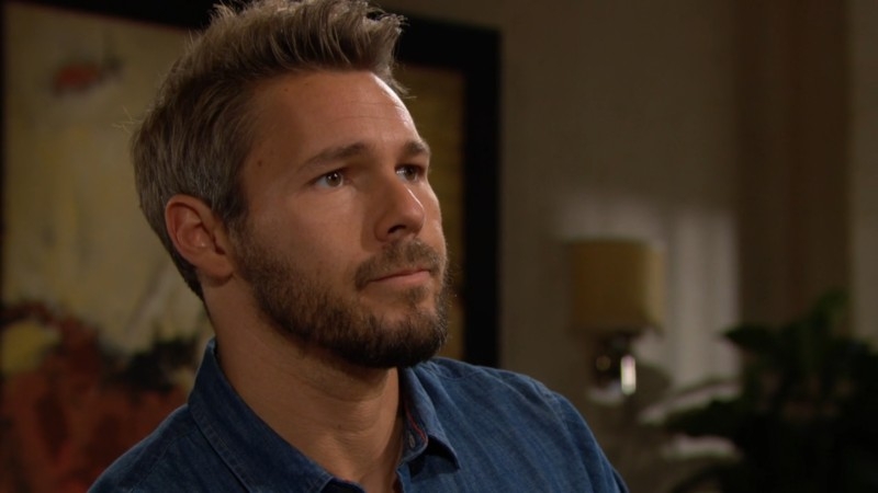 Liam (Scott Clifton) n'arrive pas à oublier le mal que Thomas a fait à sa famille. Top Models,
                     épisode 8844 (16 novembre 2022,
RTS)