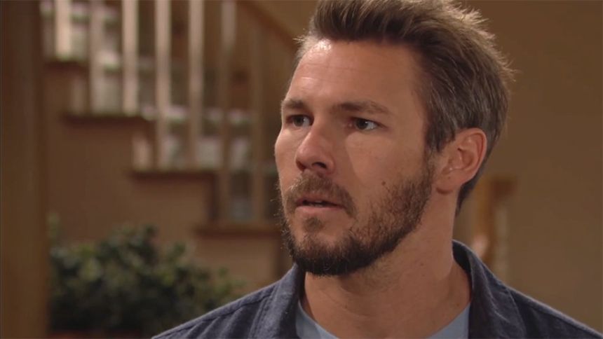 Liam (Scott Clifton) s'inquiète des intentions de Thomas. Top Models,
épisode 8850 (24 novembre 2022,
RTS)