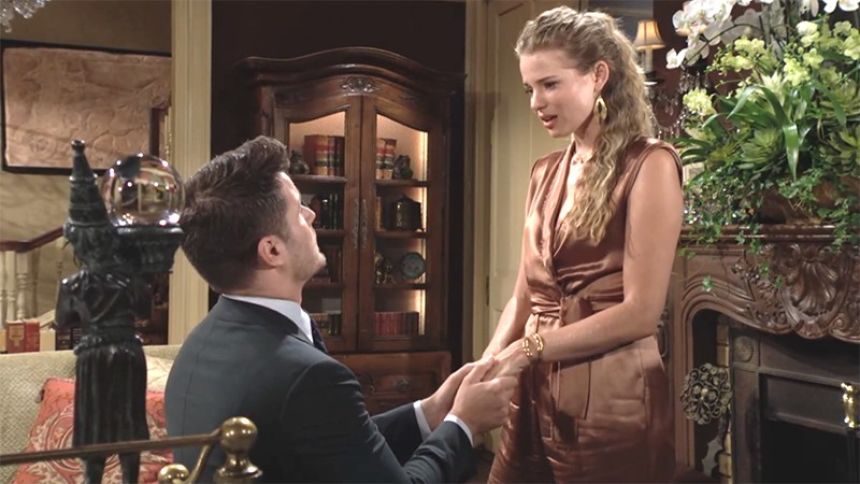 Kyle (Michael Mealor) demande de nouveau Summer (Allison Lanier) en mariage ! Les Feux de l'Amour,
épisode 6779 (20 mars 2025,
AUVIO)