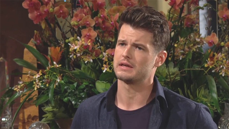 Kyle (Michael Mealor) apprend que sa mère lui a menti. Les Feux de l'Amour,
                     épisode 12484 (2 novembre 2022,
CBS)