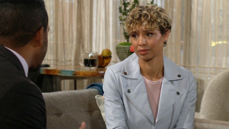 Elena (Brytni Sarpy) n'a pas la même analyse des faits que Nate. Les Feux de l'Amour,
                     épisode 9223 (20 mai 2025,
TF1)