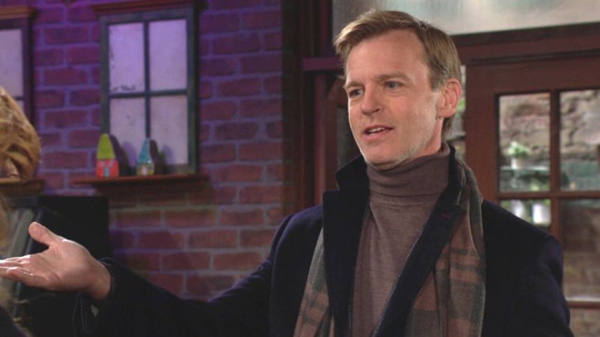 Tucker (Trevor St. John) ne s'en laisse pas compter ! Les Feux de l'Amour,
épisode 12540 (24 janvier 2023,
CBS)