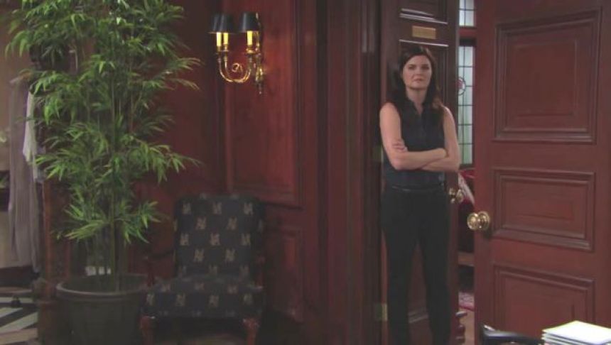 Katie (Heather Tom) a-t-elle découvert le secret de Ridge ?… Top Modèles,
épisode 7316 (31 mai 2017,
TVA)