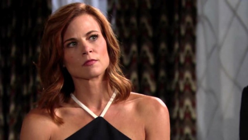 Phyllis (Gina Tognoni) essaie de comprendre ce que ressent Billy Les Feux de l'Amour,
épisode 10931 (26 avril 2024,
TVA)