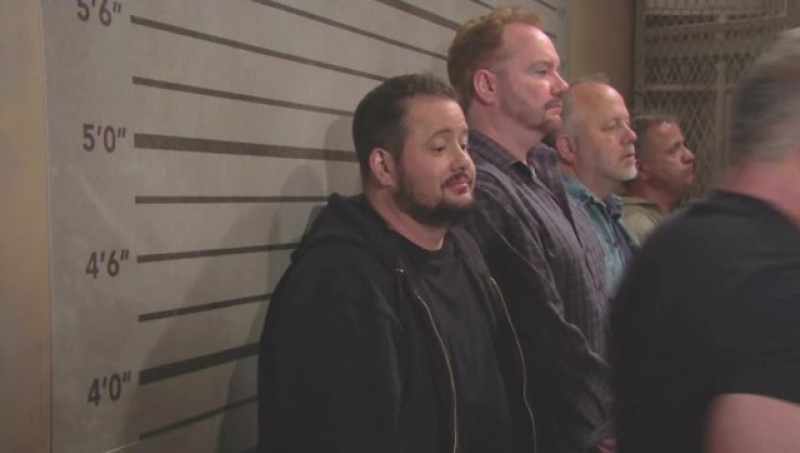 Mais qui est vraiment le Révérend Rydale (Chaz Bono) ? Top Modèles,
                     épisode 7351 (19 juillet 2017,
TVA)