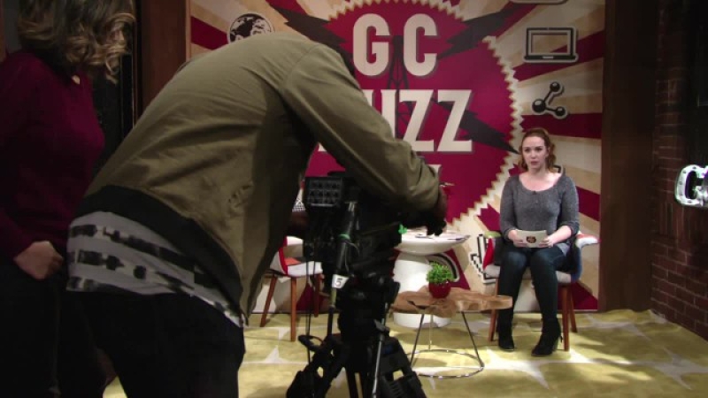 Mariah (Camryn Grimes) doit annoncer la mauvaise nouvelle au public. Les Feux de l'Amour,
épisode 11085 (28 novembre 2024,
TVA)
