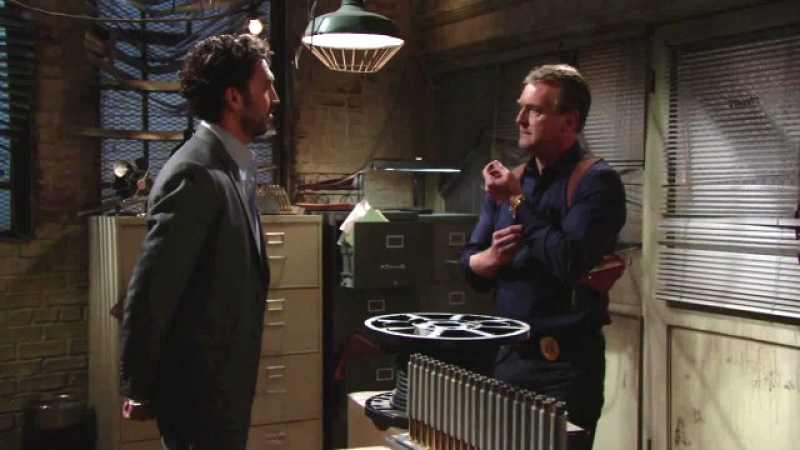 Paul (Doug Davidson) est prêt à tout pour retrouver son fils. Les Feux de l'Amour,
                     épisode 11100 (19 décembre 2024,
TVA)