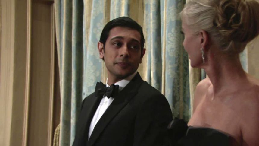 Ravi (Abhi Sinha) impressionne beaucoup Ashley. Les Feux de l'Amour,
                     épisode 11134 (12 février 2025,
TVA)
