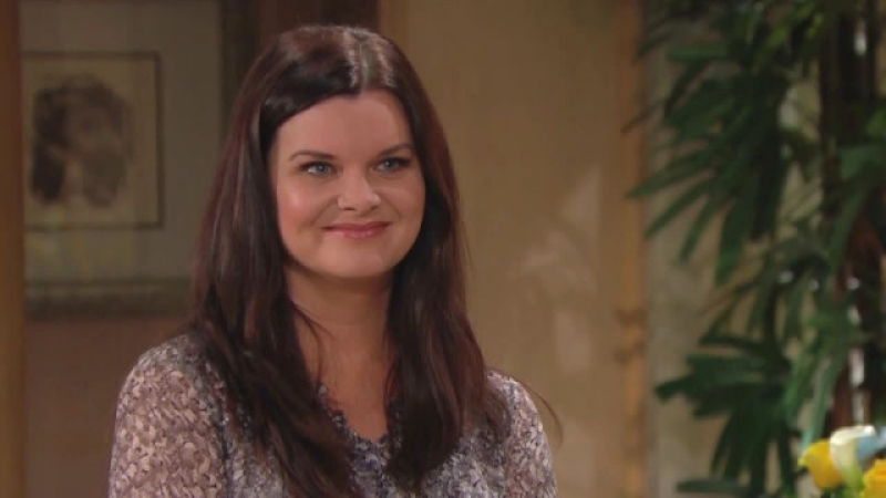 Katie (Heather Tom) est contente... Amour, Gloire et Beauté/Top Models,
                     épisode 7558 (5 avril 2017,
CBS)