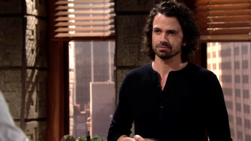 Scott veut absolument être libre de ses choix. Les Feux de l'Amour,
épisode 11161 (21 mars 2025,
TVA)