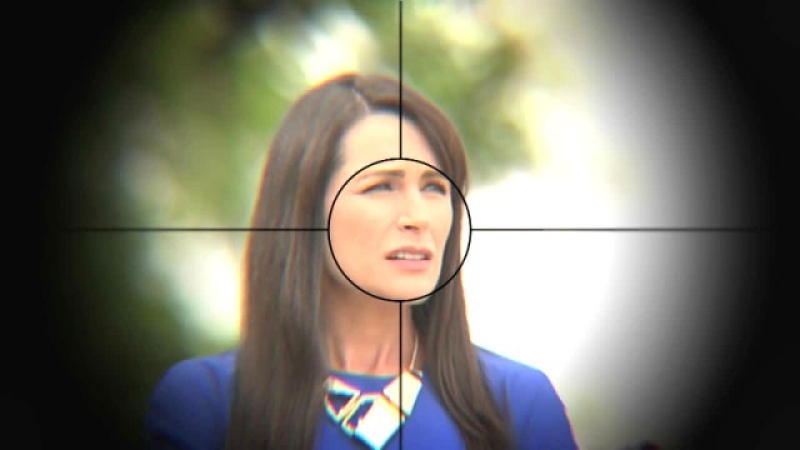 Quinn (Rena Sofer) est-elle en grand danger ?… Amour, Gloire et Beauté,
                     épisode 7602 (19 novembre 2018,
TF1)