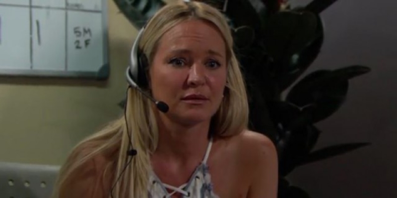 Sharon (Sharon Case) reçoit un appel qui la bouleverse Les Feux de l'Amour,
                     épisode 11226 (20 juin 2025,
TVA)