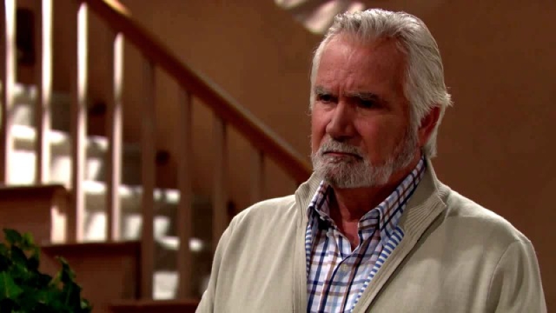 Eric (John McCook) est de retour à la Villa Forrester. Top Modèles,
                     épisode 7642 (13 septembre 2018,
TVA)