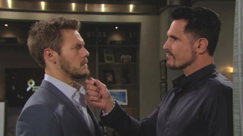 Liam (Scott Clifton) va devoir faire un choix… Amour, Gloire et Beauté/Top Models,
                     épisode 7661 (30 août 2017,
CBS)