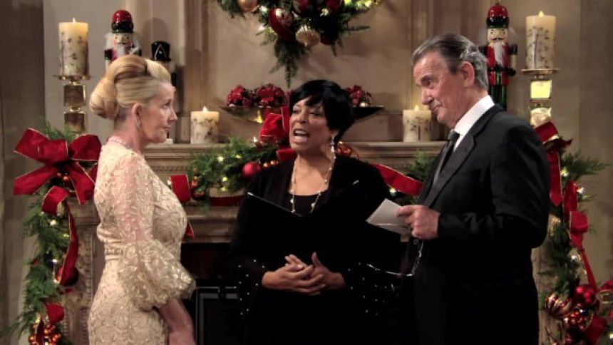 Nikki (Melody Thomas Scott) et Victor (Eric Braeden) renouvellent leurs voeux de mariage. Les Feux de l'Amour,
épisode 5663 (28 octobre 2020,
AUVIO)