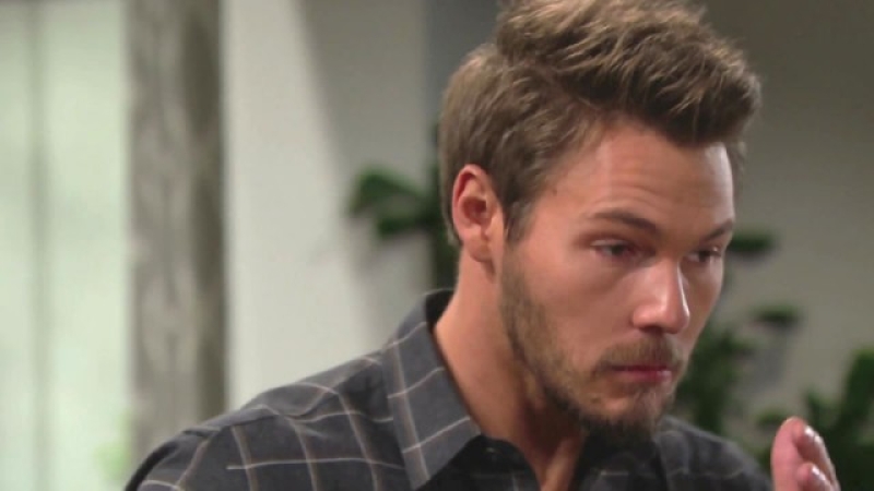 Liam (Scott Clifton) est KO debout ! Top Models,
                     épisode 7745 (9 mai 2018,
RTS)
