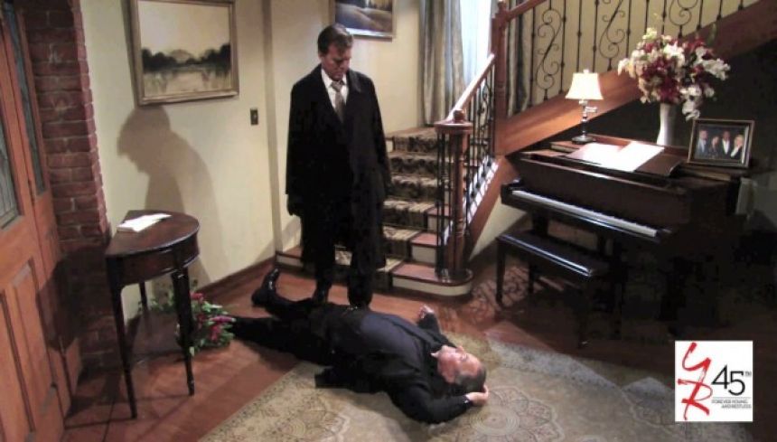 Ça n'est pas la première fois que Jack (Peter Bergman) se retrouve dans cette situation... Les Feux de l'Amour,
épisode 5721 (18 janvier 2021,
AUVIO)