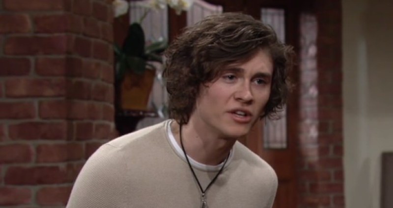Reed (Tristan Lake Leabu) exige des réponses de Victor Les Feux de l'Amour,
                     épisode 11414 (23 avril 2018,
CBS)