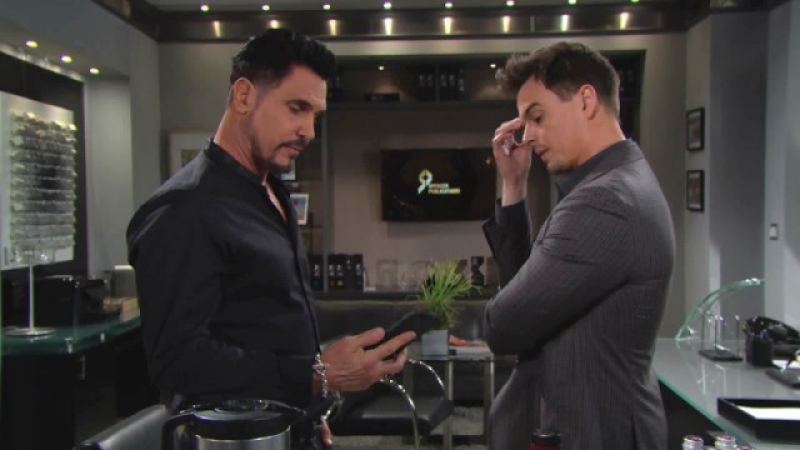 Bill (Don Diamont) ne recule devant rien pour mettre Steffy dans son lit… Amour, Gloire et Beauté,
épisode 7826 (25 juillet 2019,
TF1)